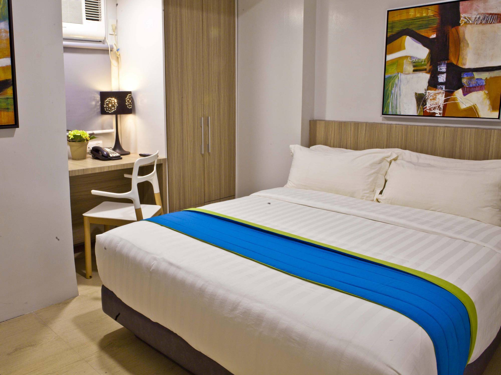 Z Pad Residences Hotel 2*
