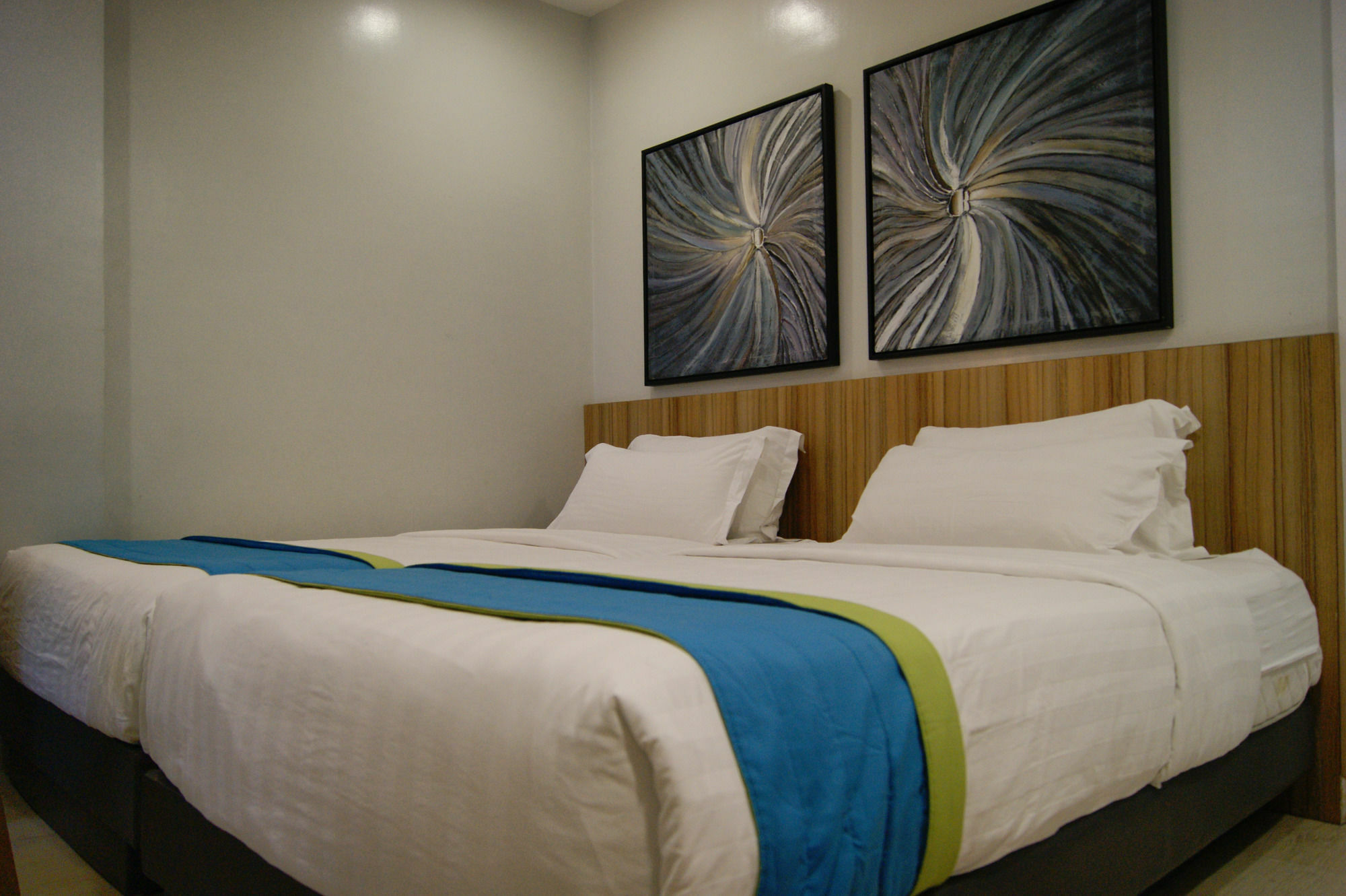 Z Pad Residences 2*